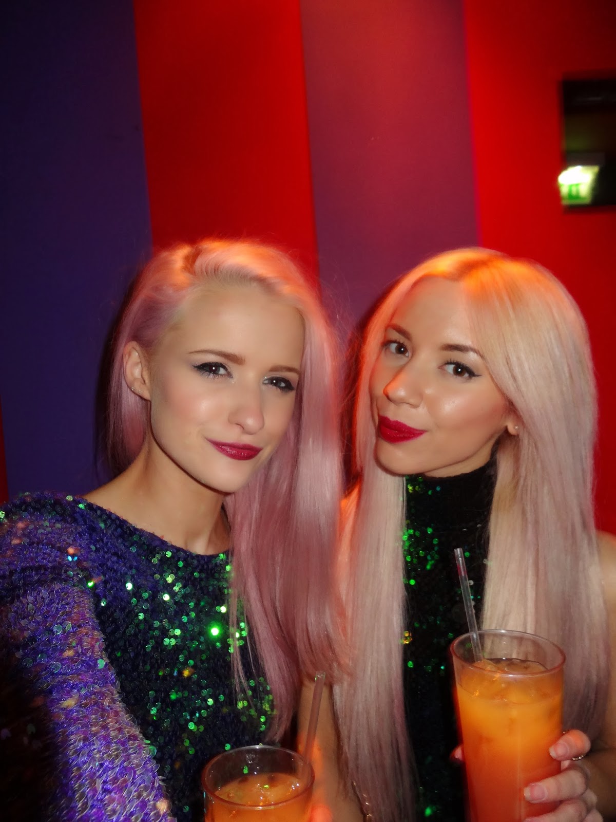 Blogger at Cirque le Soir