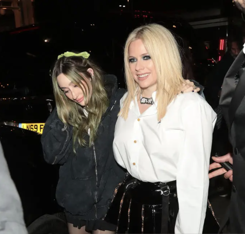 avril lavigne reign showclub
