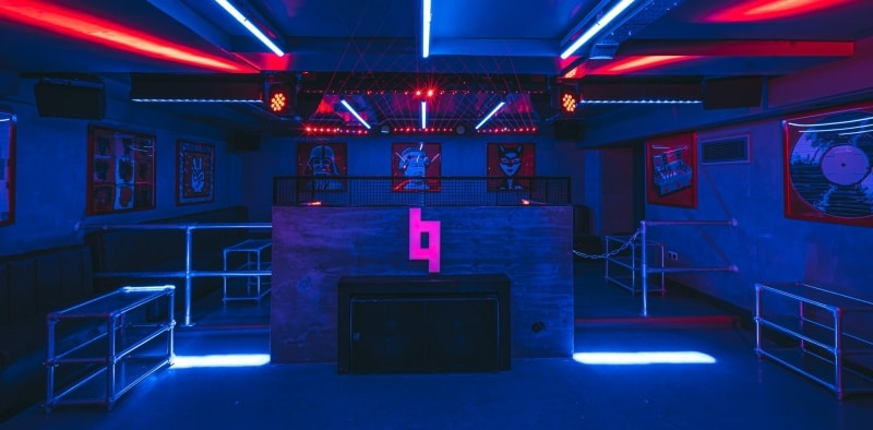 b london club nye