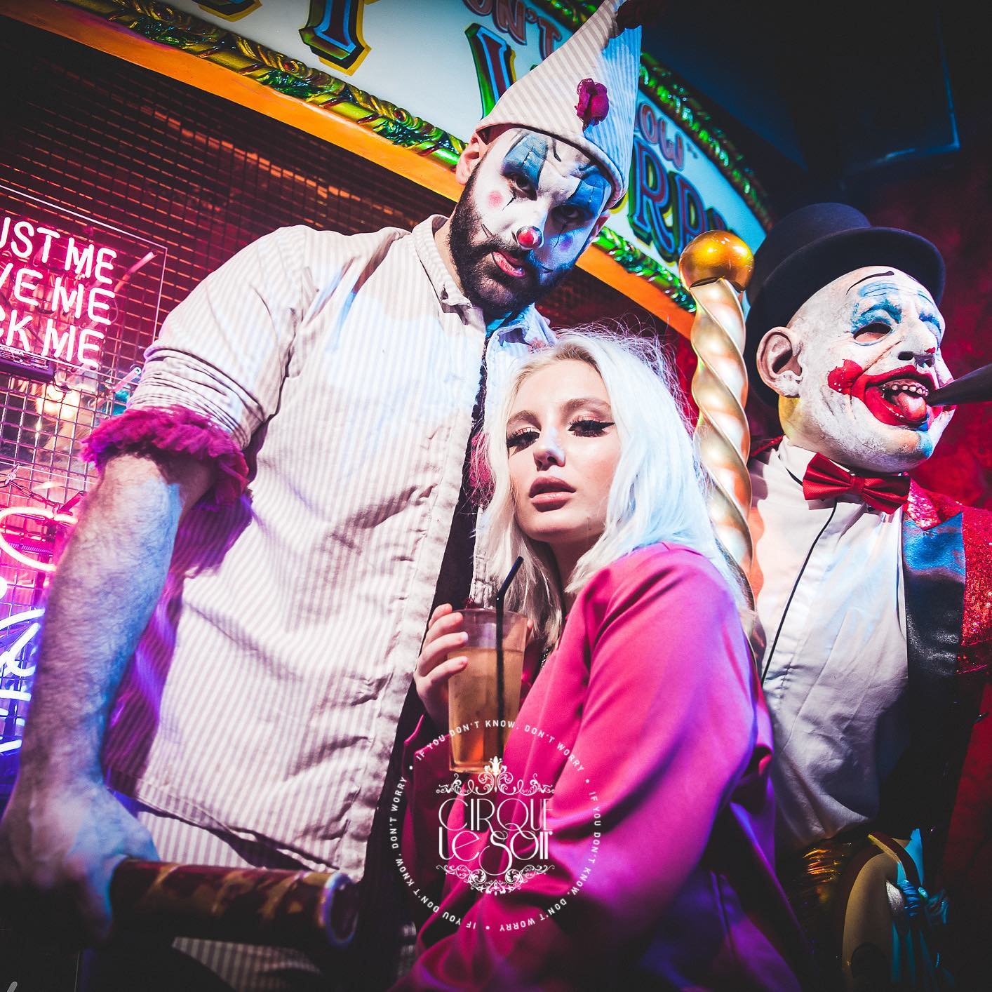 cirque le soir halloween